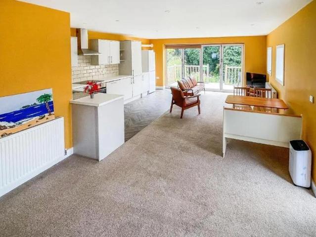 2 bedroom cottage to rent