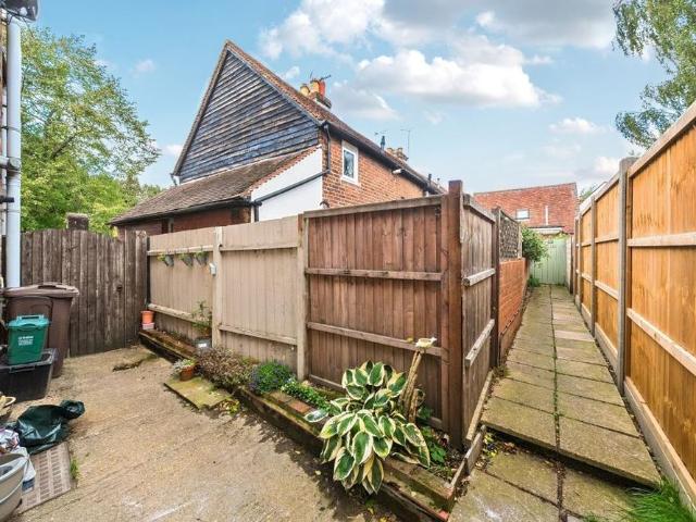2 bedroom cottage to rent