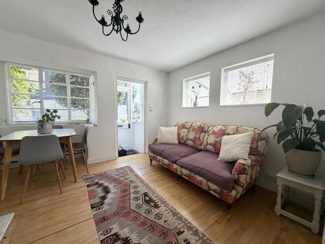 2 bedroom cottage to rent