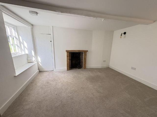 2 bedroom cottage to rent
