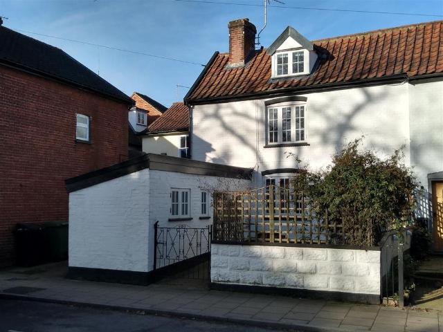 2 bedroom cottage to rent