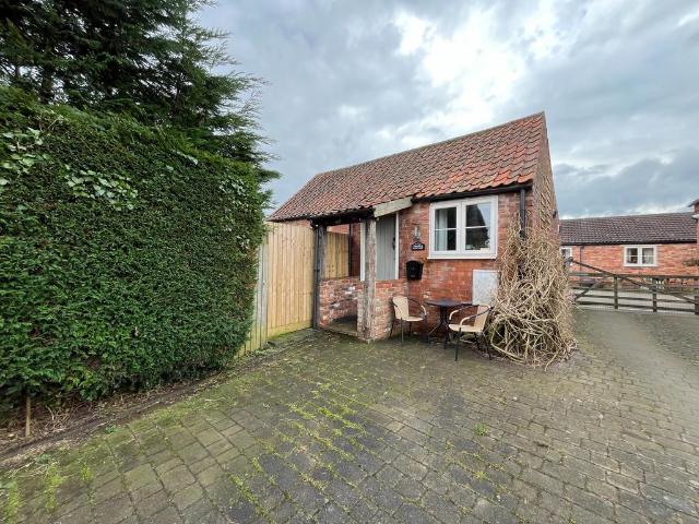 2 bedroom cottage to rent