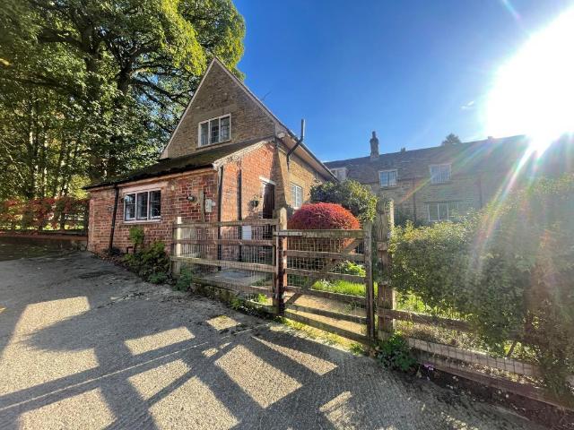 2 bedroom cottage to rent