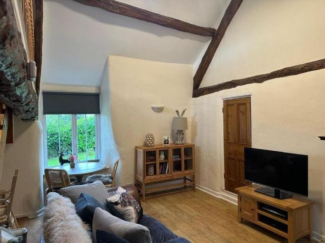 2 bedroom cottage to rent