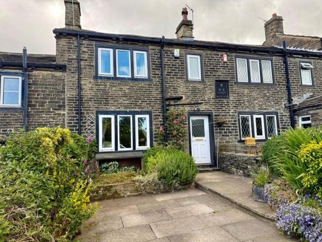 2 bedroom cottage to rent
