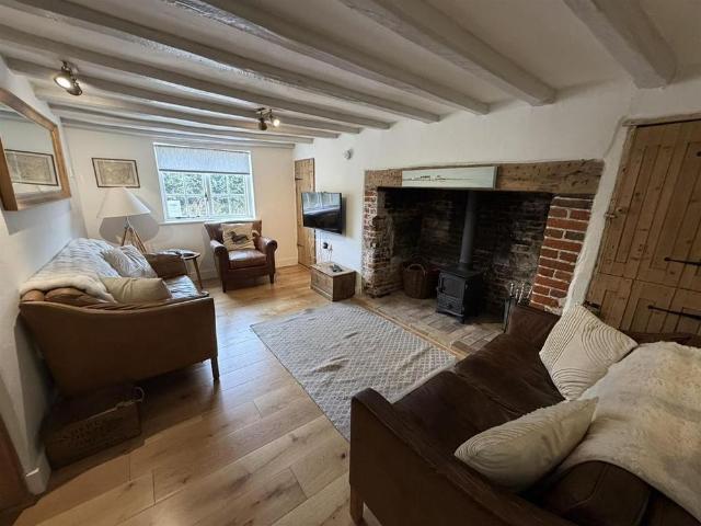 2 bedroom cottage to rent