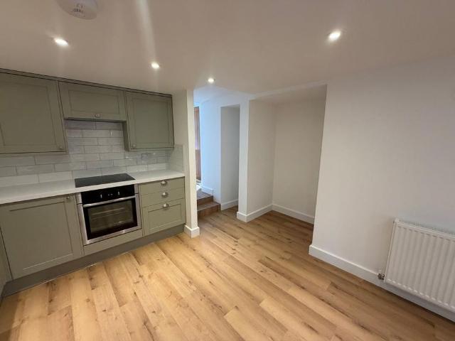 2 bedroom cottage to rent