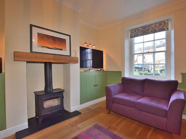 2 bedroom cottage to rent
