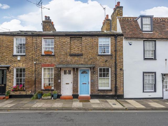 2 bedroom cottage to rent