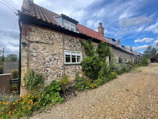 2 bedroom cottage to rent