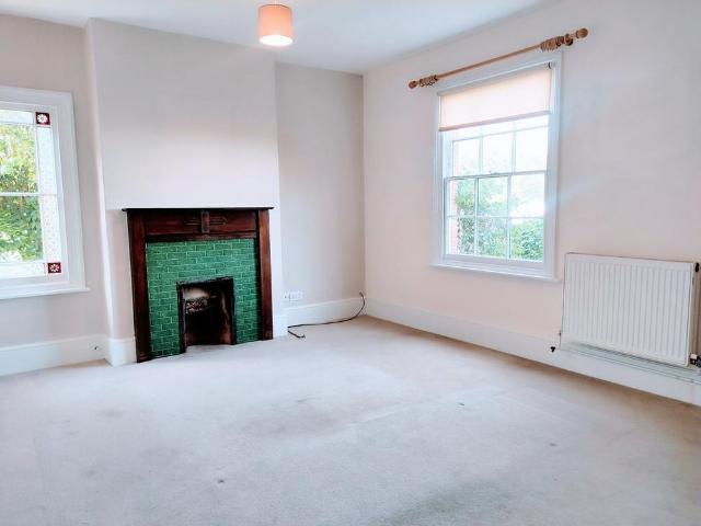 2 bedroom cottage to rent