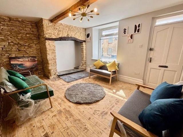 2 bedroom cottage to rent