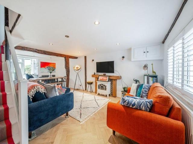 2 bedroom cottage to rent