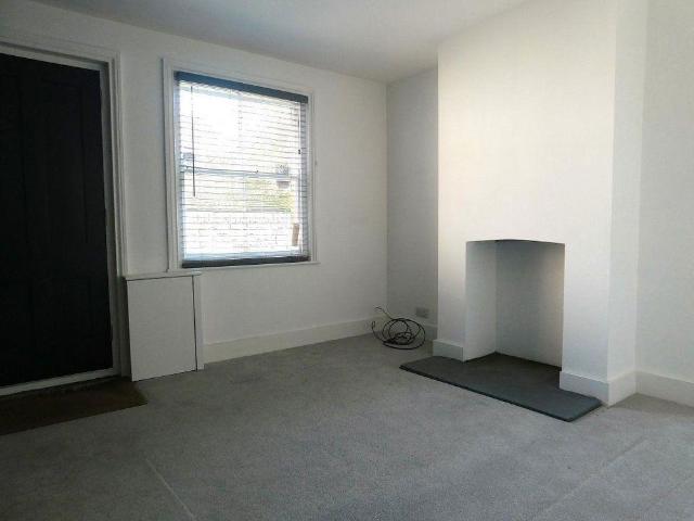 2 bedroom cottage to rent