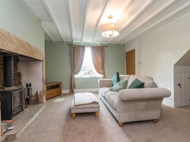 2 bedroom cottage to rent