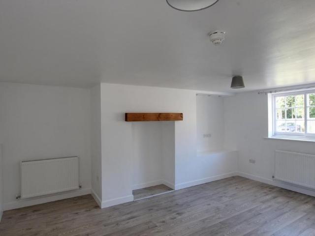 2 bedroom cottage to rent