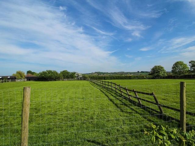 2 bedroom cottage to rent