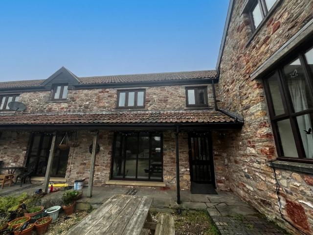 2 bedroom cottage to rent