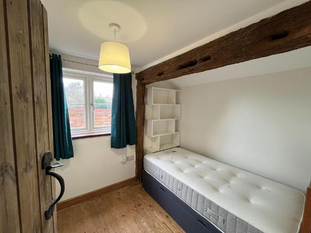 2 bedroom cottage to rent