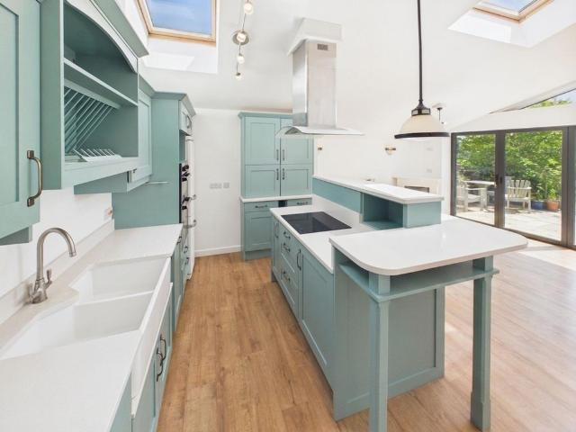 2 bedroom cottage to rent