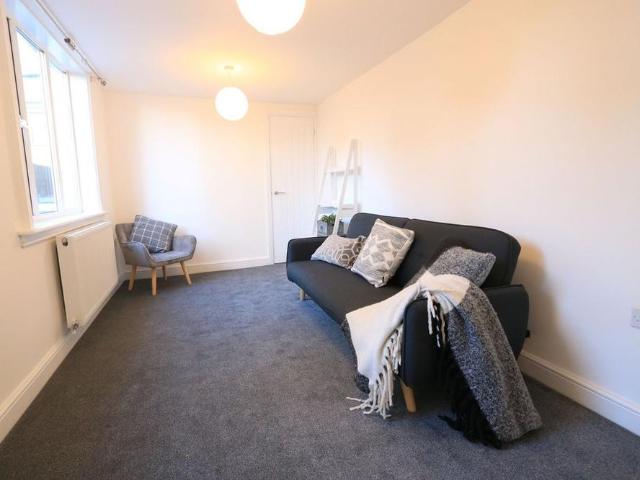 2 bedroom cottage to rent