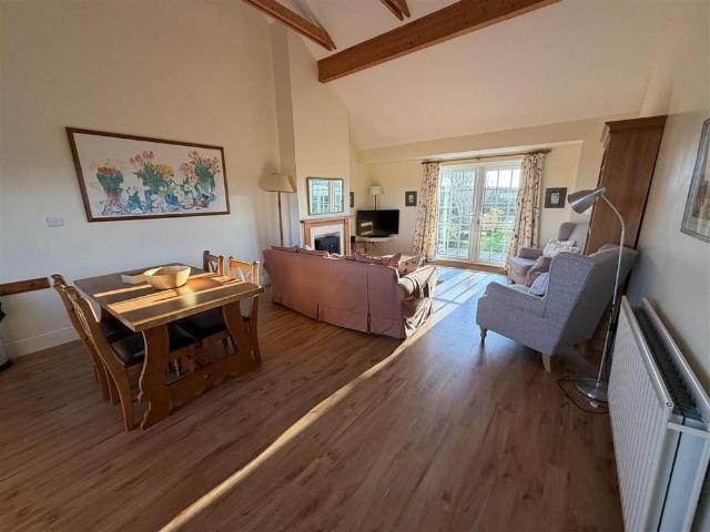 2 bedroom cottage to rent
