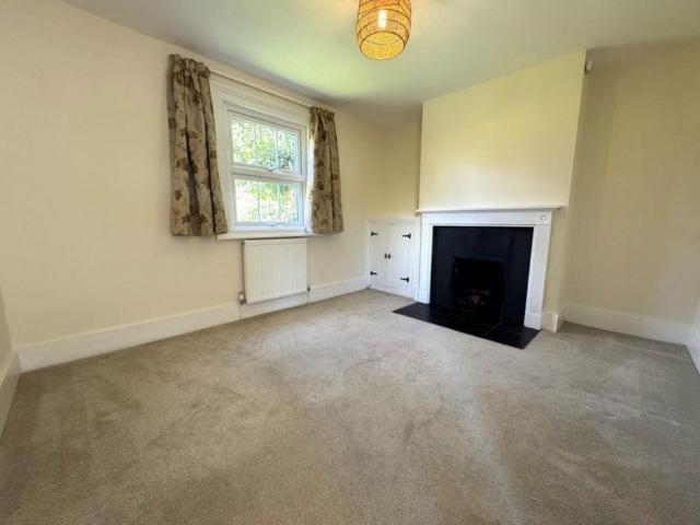 2 bedroom cottage to rent