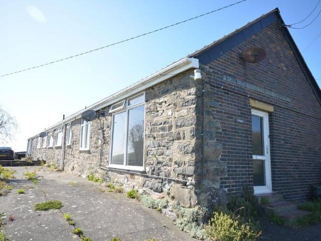 2 bedroom cottage to rent