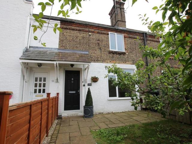 2 bedroom cottage to rent