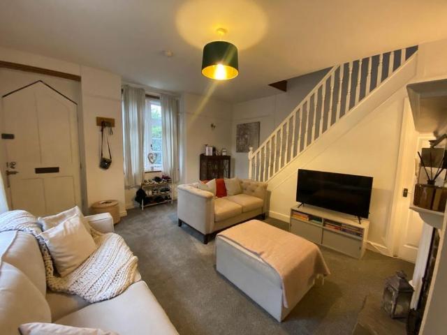 2 bedroom cottage to rent