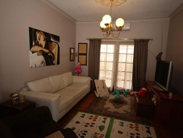 2 BEDROOM COTTAGE WITH EASY CARE GARDENS