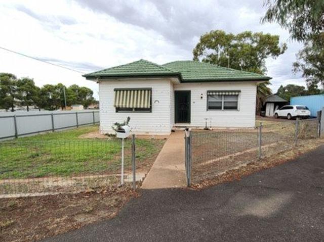 2 Bedroom Cottage Close to Town