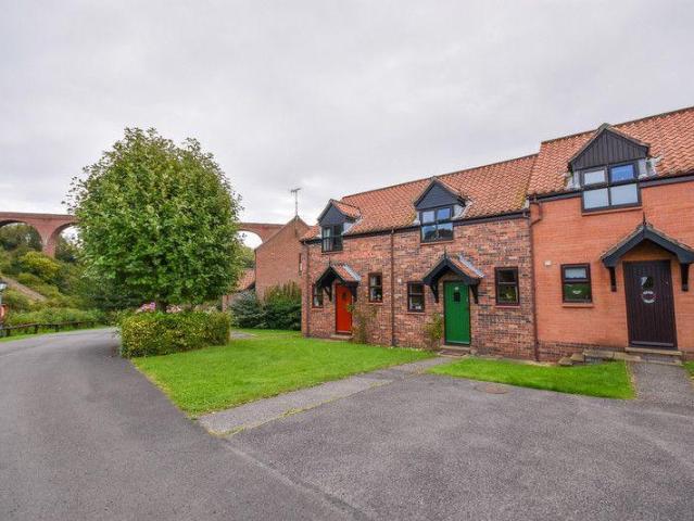 2 bedroom cottage for sale