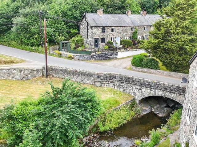 2 bedroom cottage for sale