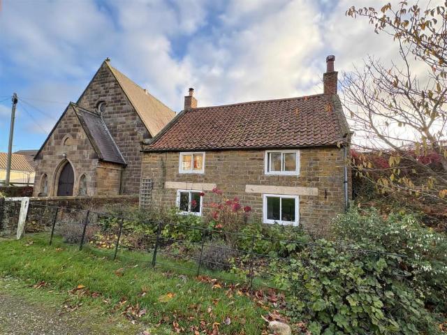 2 bedroom cottage for sale