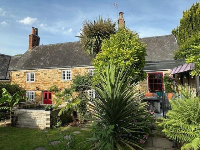 2 bedroom cottage for sale