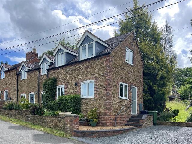 2 bedroom cottage for sale