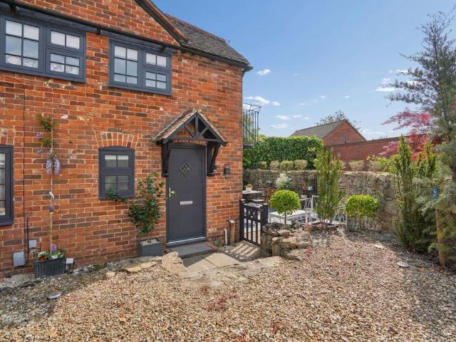 2 bedroom cottage for sale