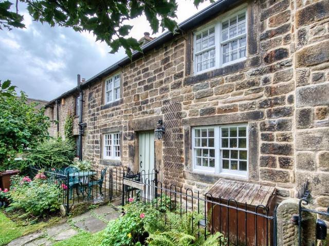 2 bedroom cottage for sale