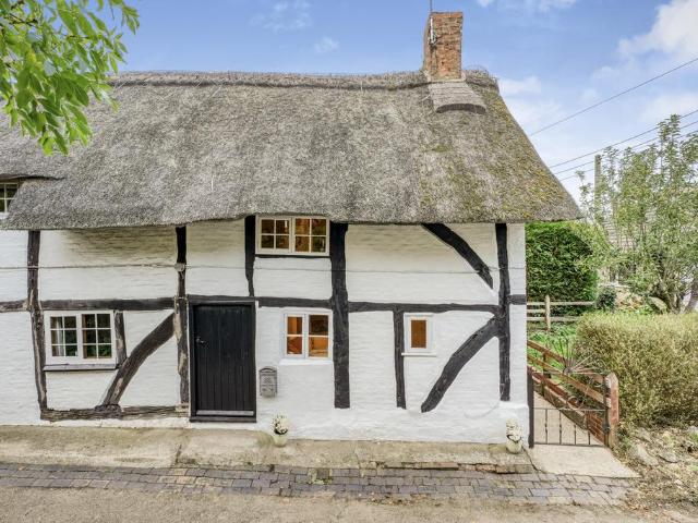 2 bedroom cottage for sale