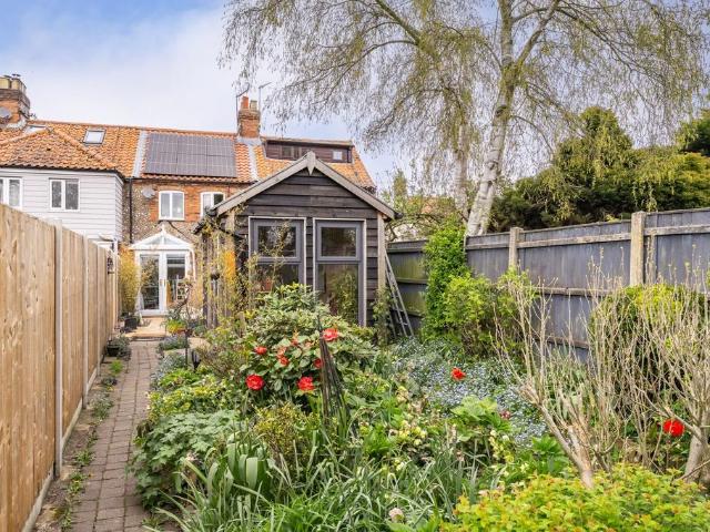 2 bedroom cottage for sale