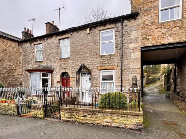 2 bedroom cottage for sale