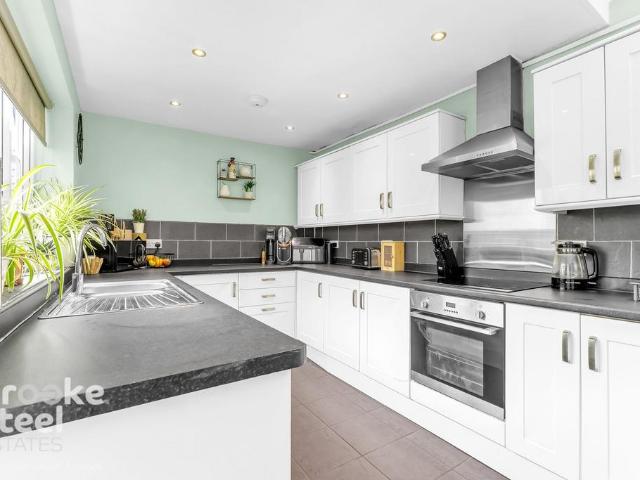 2 bedroom cottage for sale