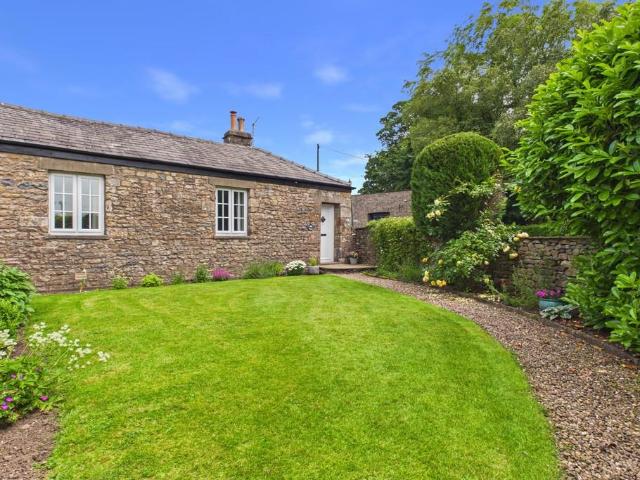 2 bedroom cottage for sale