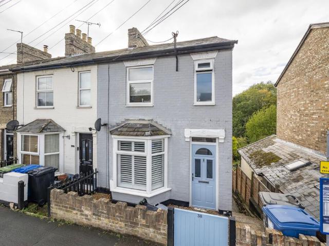 2 bedroom cottage for sale