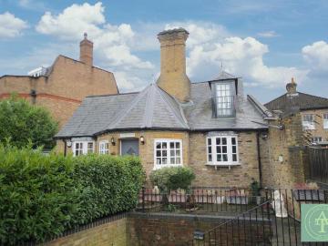 2 bedroom cottage for sale