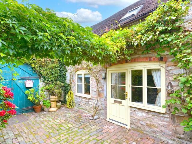 2 bedroom cottage for sale