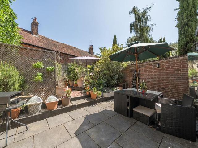 2 bedroom cottage for sale