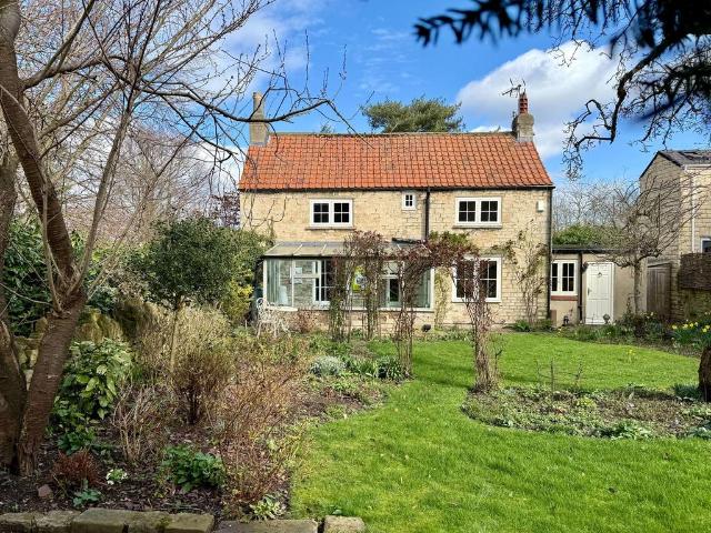 2 bedroom cottage for sale