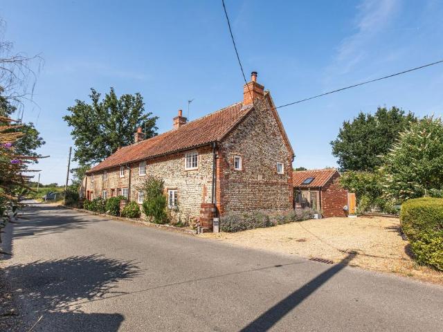 2 bedroom cottage for sale
